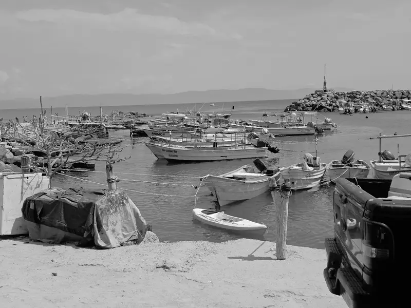 Lanchas en la marina de Punta de Mita