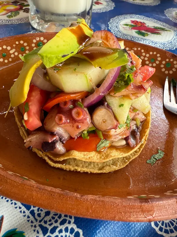 Tostada de mariscos